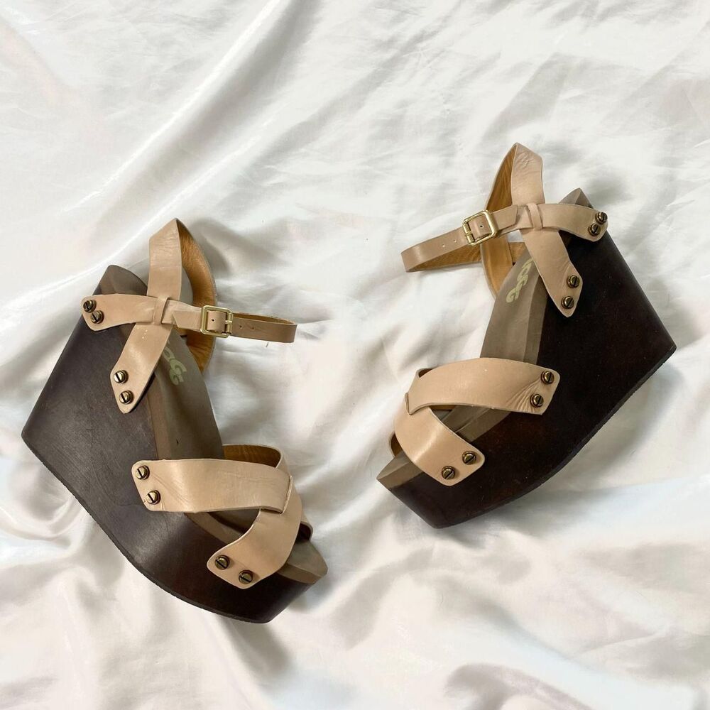 REVOLVE Tan Leather Studded Wedge Platform Flogg Liliana Sandals Size 7 EUC